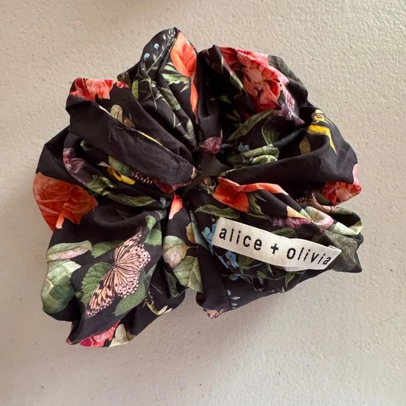 Alice and Olivia Cher Large Scrunchie - Picture 1 of 3